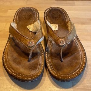 UGG slippers/flip flops. Good condition. Super comfy with slight heel.